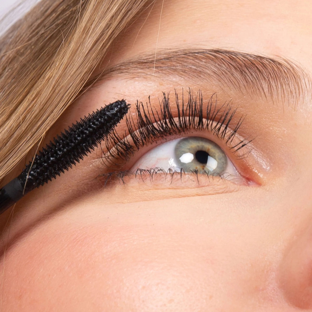 Black Volume Boost Mascara | Charlotte Bio